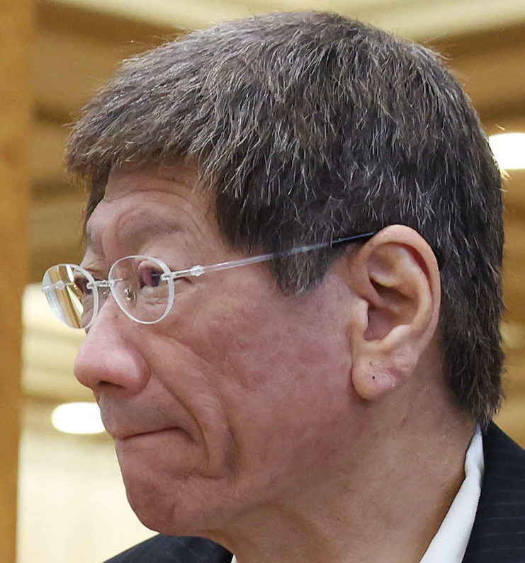 電撃ネットワークのリーダー南部虎弾さんの葬儀に参列するビトたけし（撮影・宮地輝）