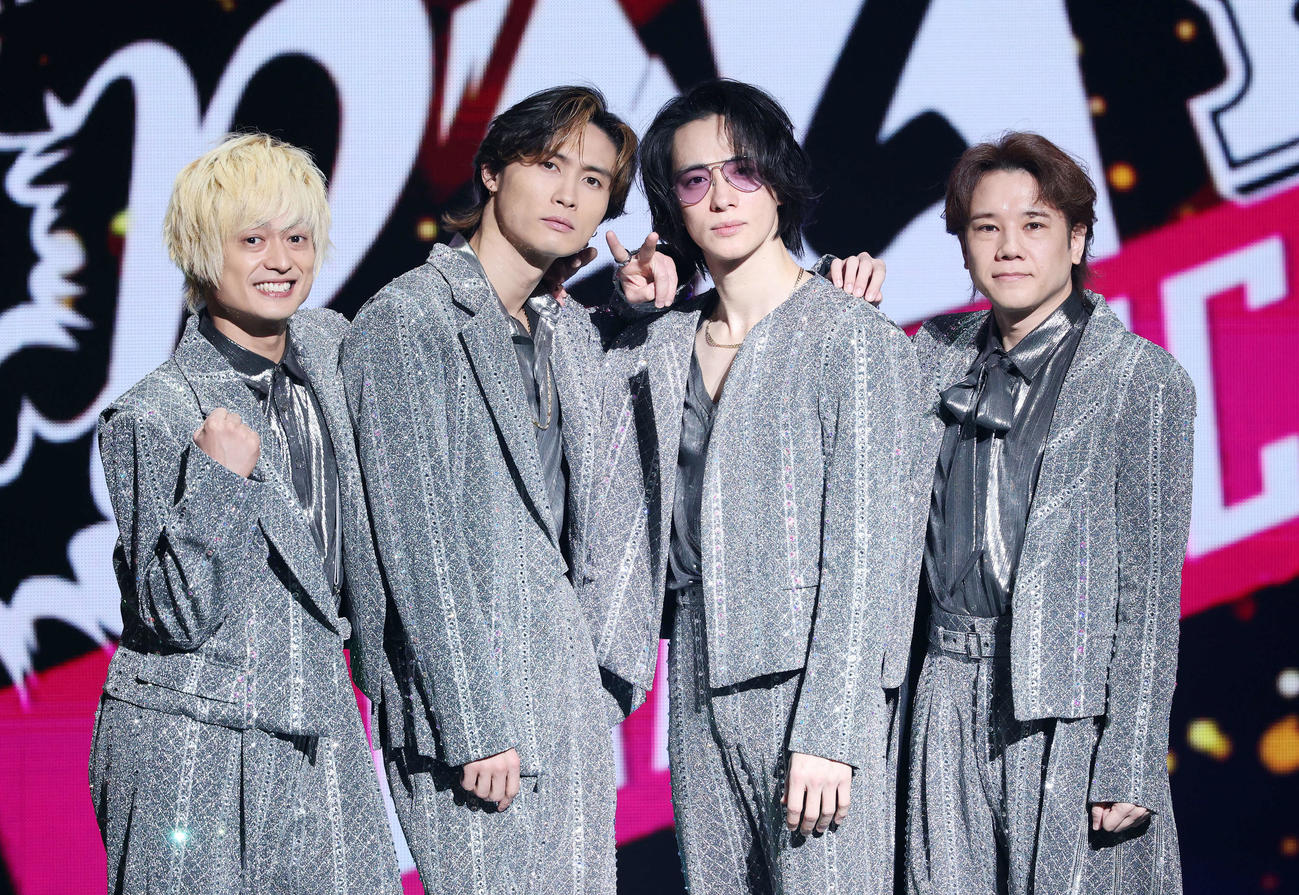 公演を前に意気込みを語った、左からA．B．C－Z塚田僚一、橋本良亮、戸塚祥太、五関晃一（撮影・鈴木正人）