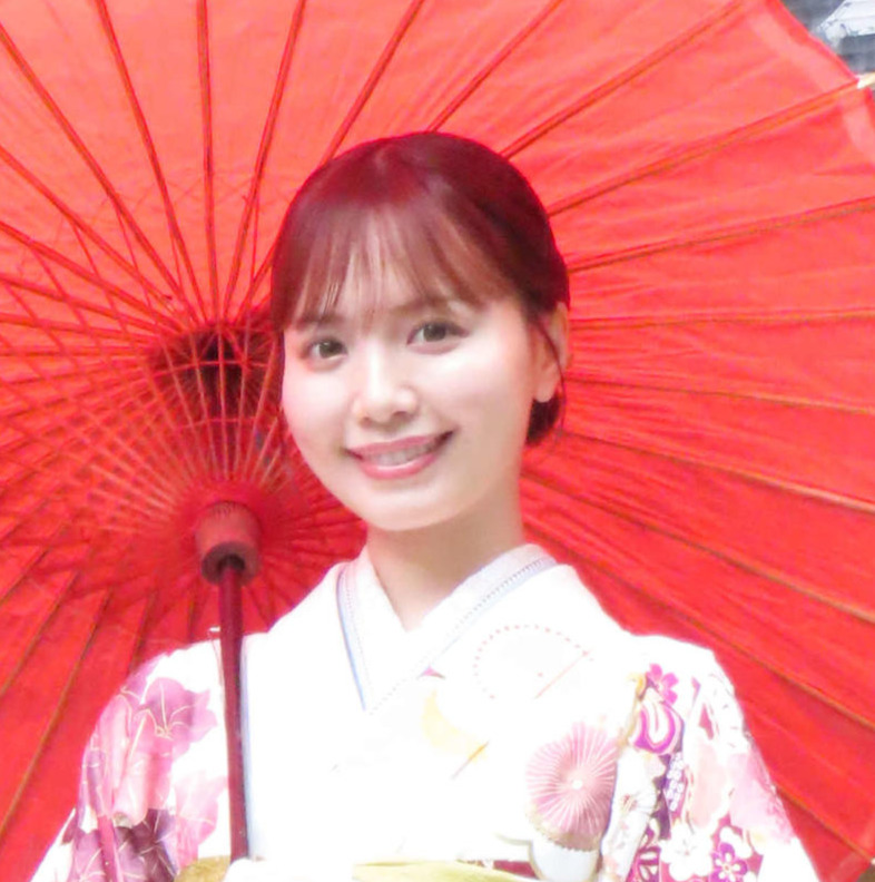 山根千佳（2024年撮影）