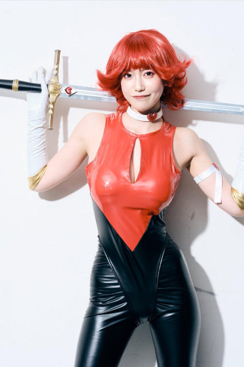 令和の峰不二子」が妖艶「キューティーハニー」に！X興奮「歴代で一番