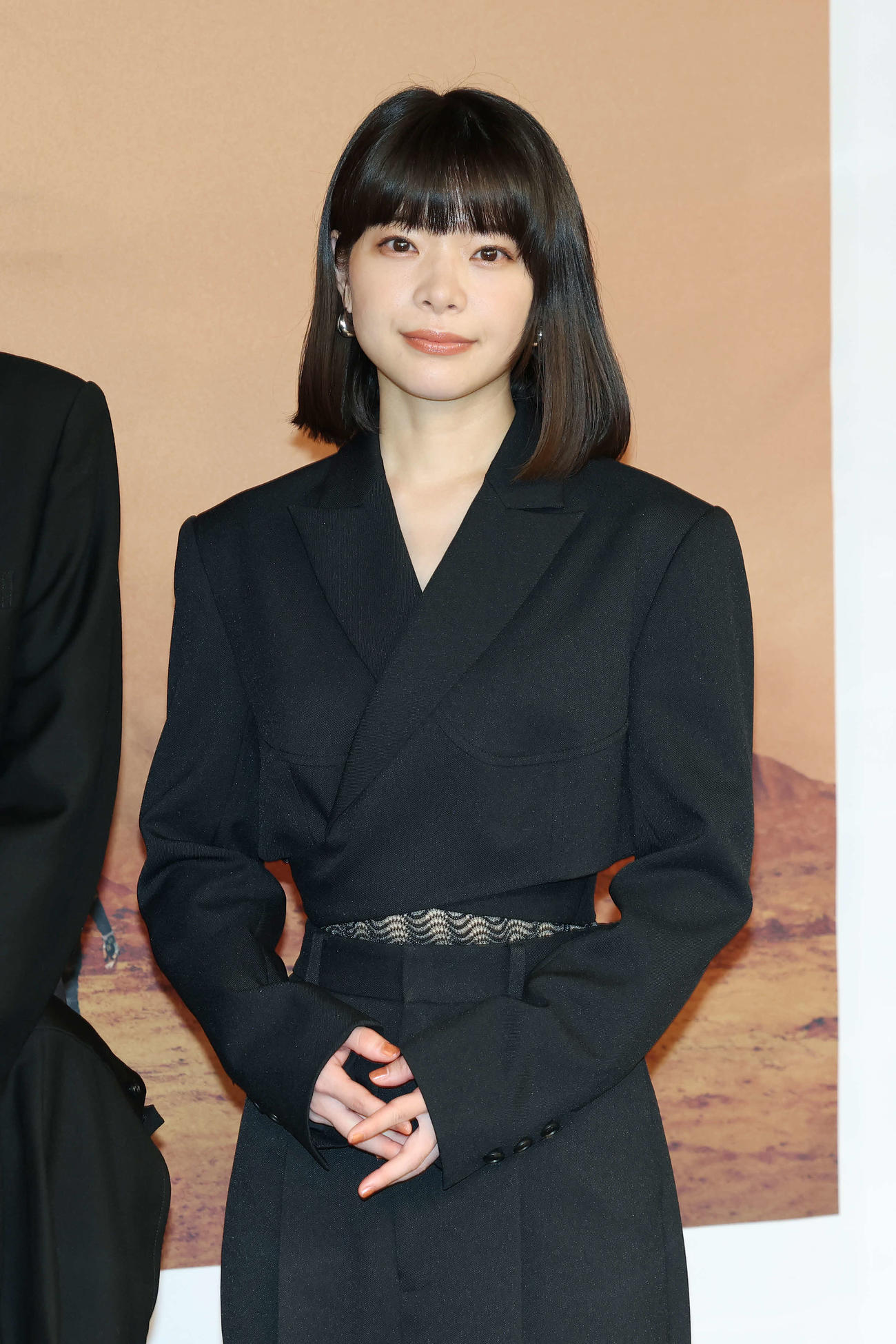 NHK放送100年特集ドラマ「火星の女王」試写会でフォトセッションに臨む岸井ゆきの（撮影・宮地輝）
