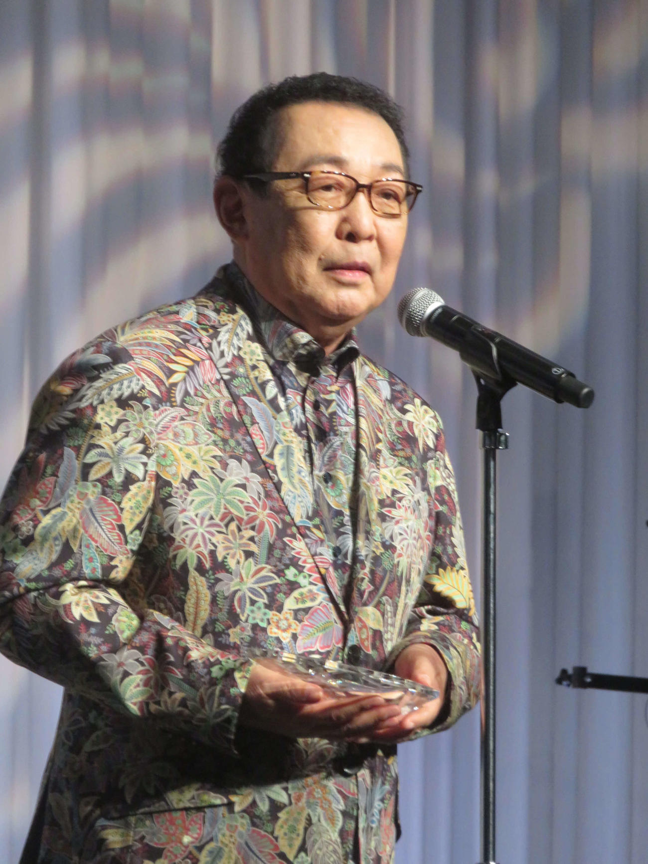 岩谷時子賞を受賞しスピーチするさだまさし（撮影・川田和博）