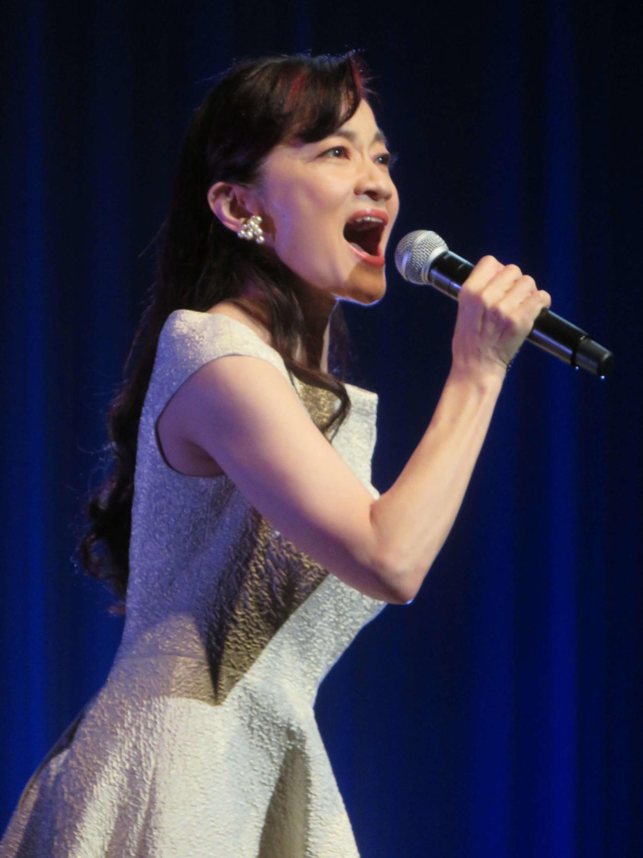 岩谷時子賞特別賞を受賞し「On My Own」を披露する島田歌穂（撮影・川田和博）