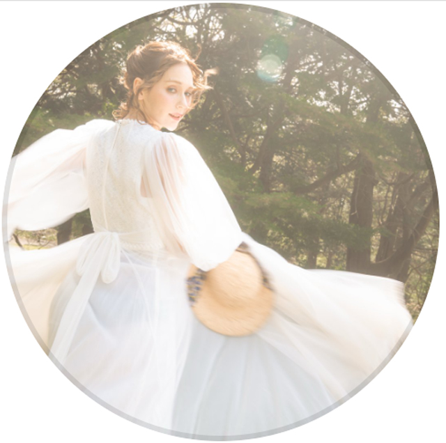 結婚を発表した「バチェラー5」出演の29歳（輿水りさのインスタグラムから）