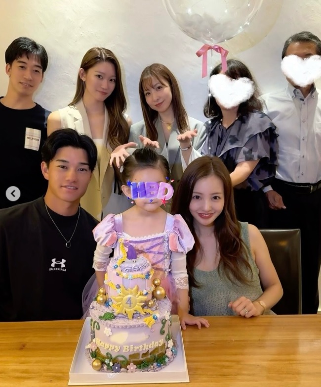 板野友美のインスタグラムから