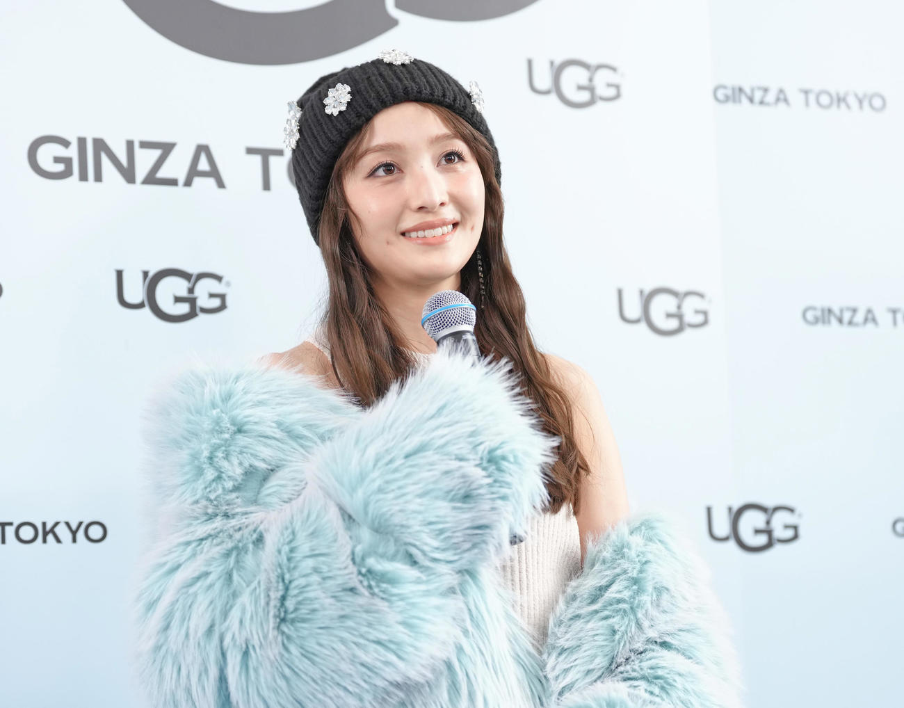 フォトコールに登場した百田夏菜子（撮影・足立雅史）