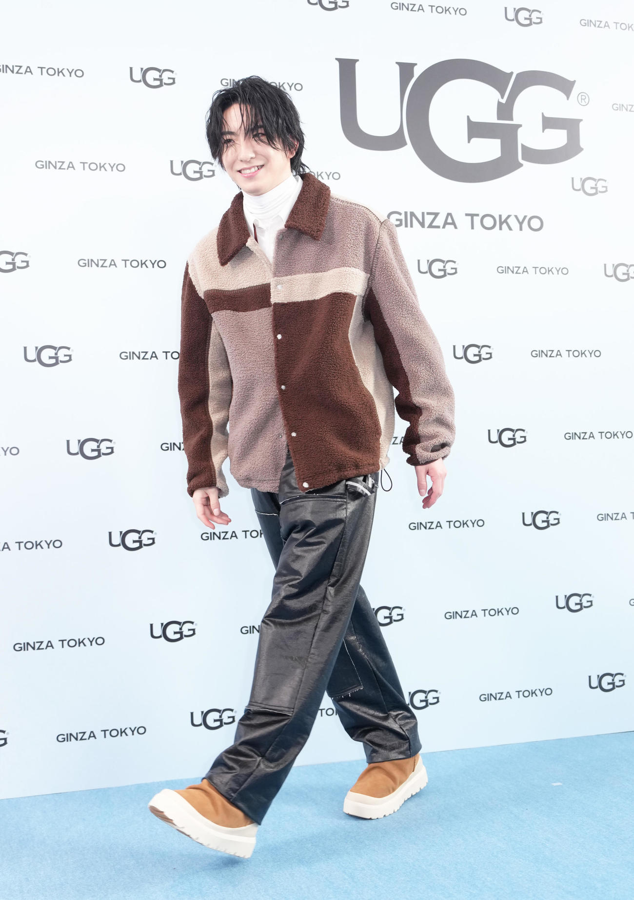 フォトコールに登場した前田公輝（撮影・足立雅史）