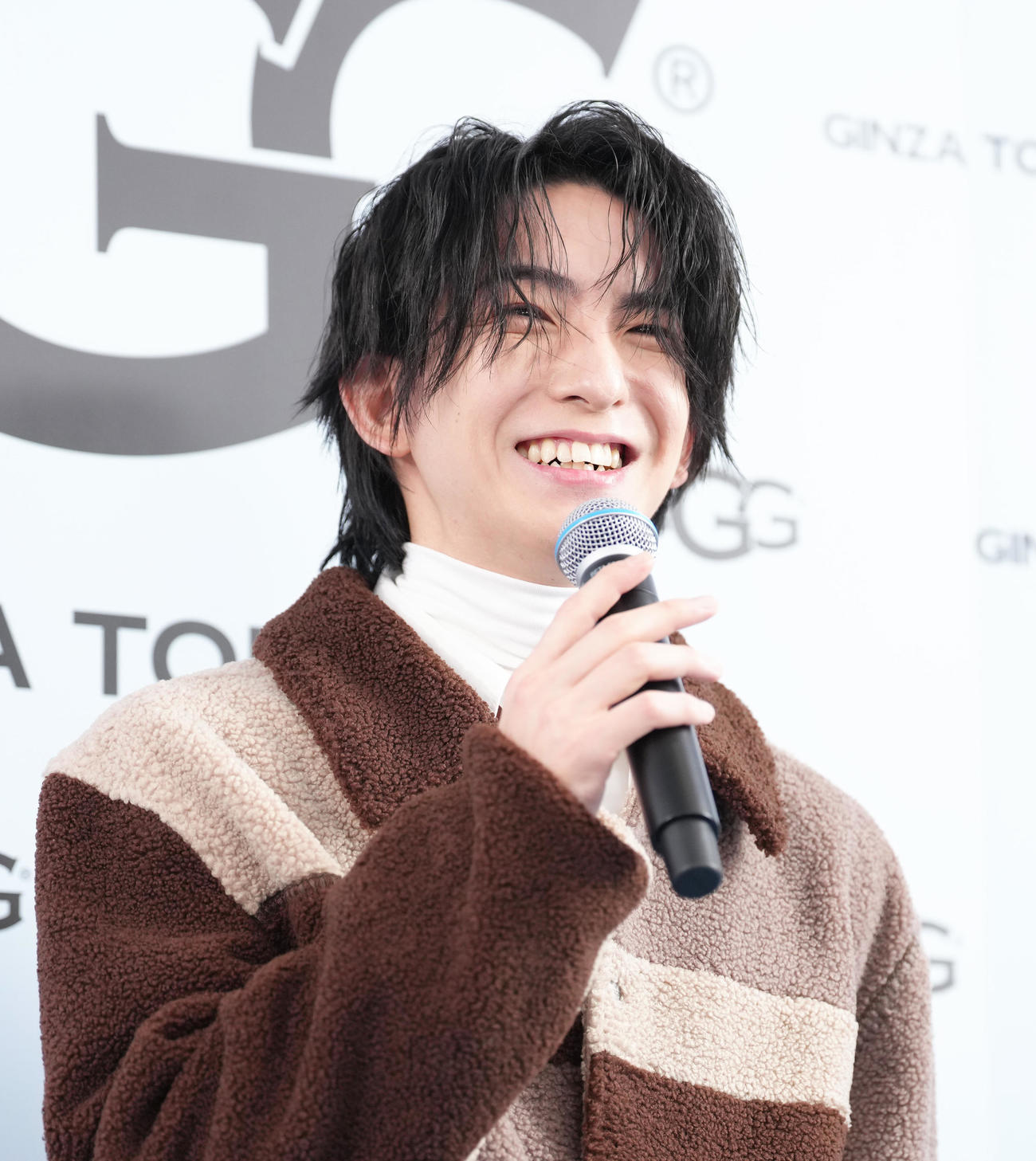 フォトコールに登場した前田公輝（撮影・足立雅史）