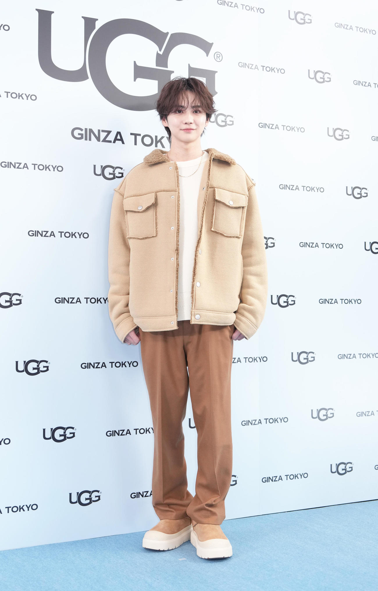 フォトコールに登場した吉野北人（撮影・足立雅史）