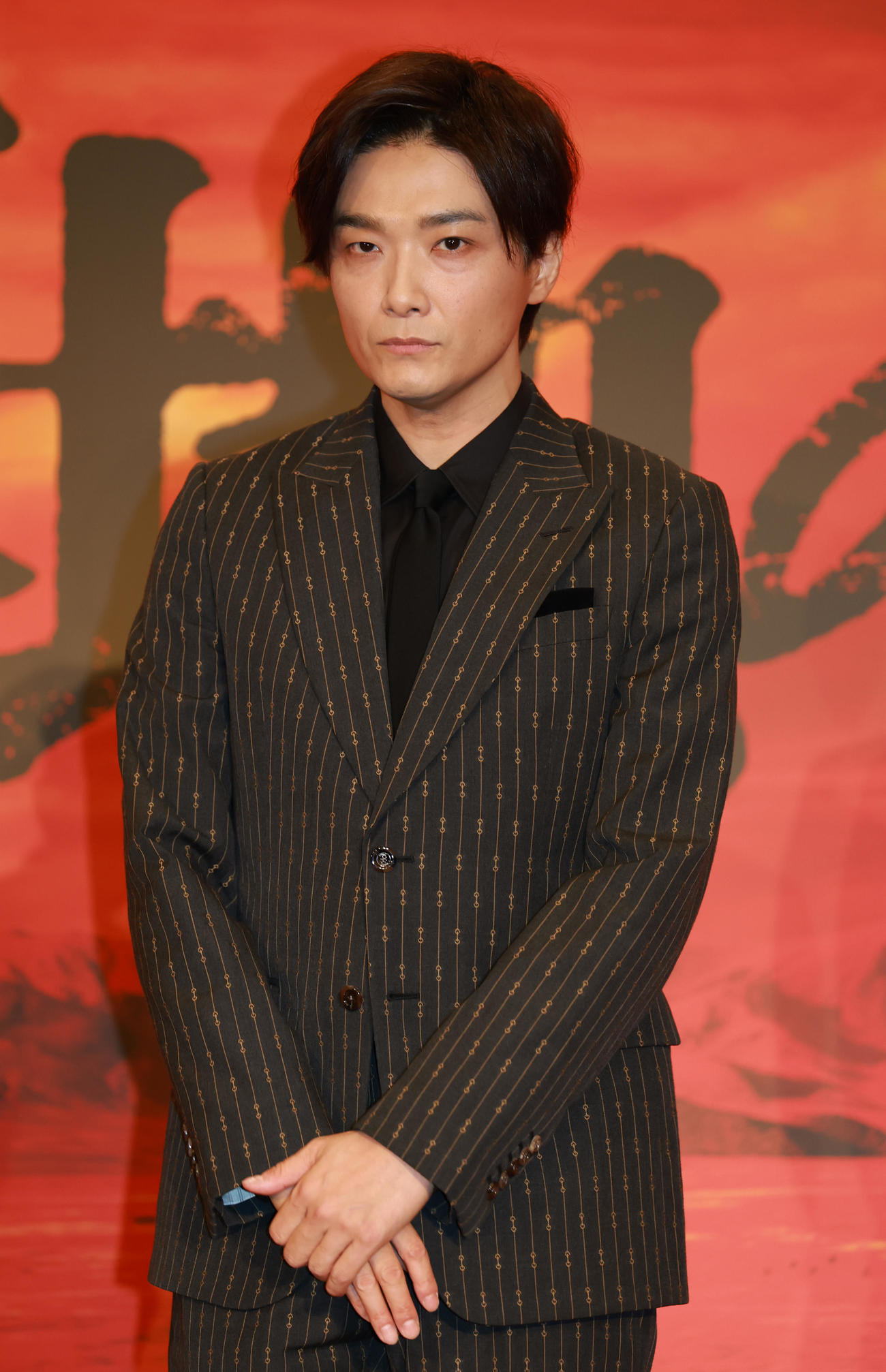 明治座の舞台「大地の子」制作発表に登場した井上芳雄（撮影・野上伸悟）