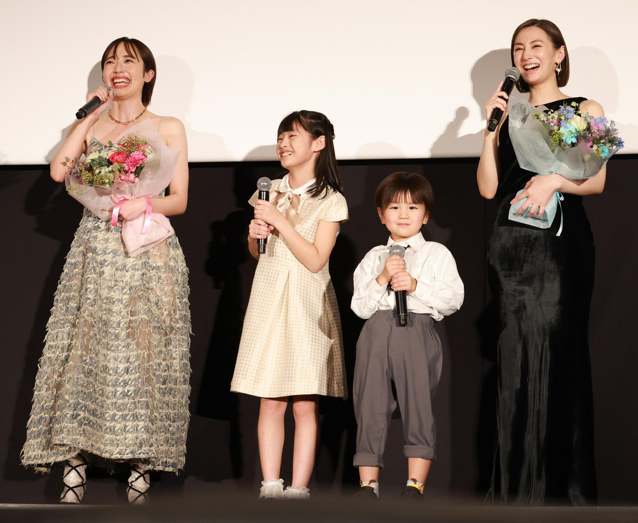 映画「ナイトフラワー」公開前夜祭イベントを行った、左から森田望智、渡瀬結美、加藤侑大、北川景子（撮影・中島郁夫）