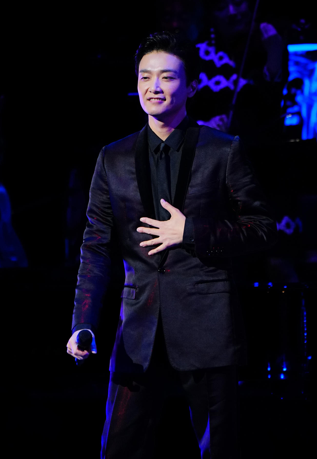 天童よしみ「昭和100年記念・100曲コンサート」にゲスト出演する井上芳雄（撮影・垰建太）