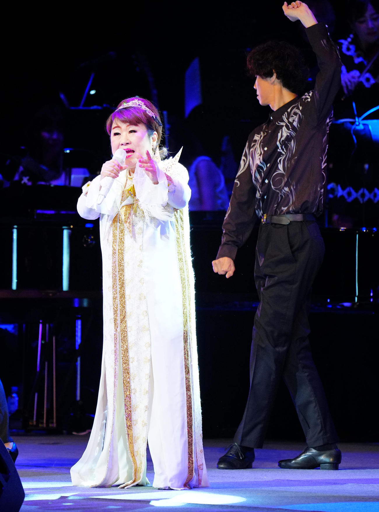 天童よしみ「昭和100年記念・100曲コンサート」で熱唱する天童よしみ（撮影・垰建太）