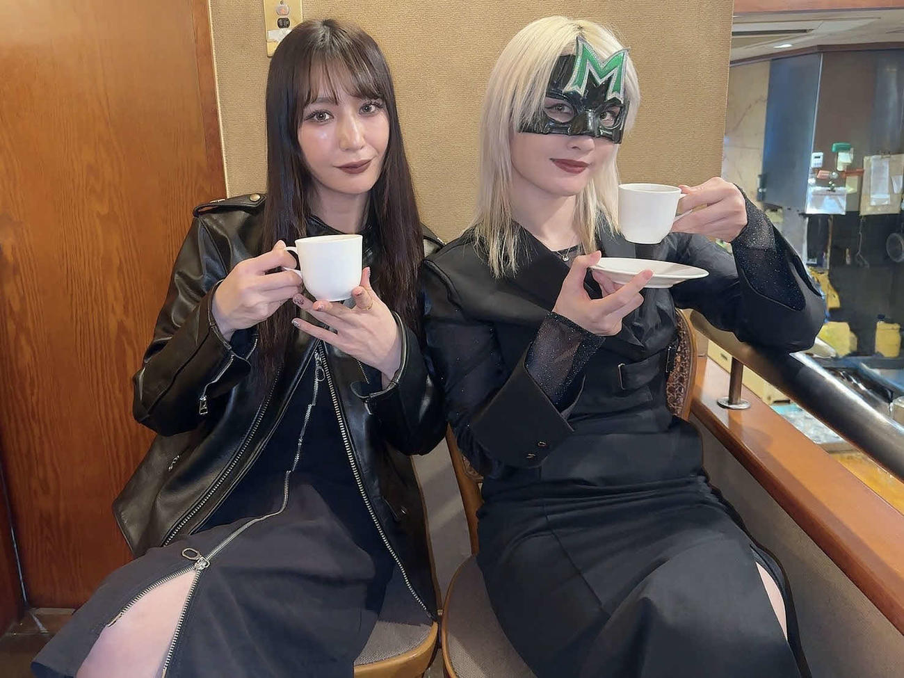 『おちゃプロ☆後楽園』を黒く染め上げると宣言したコーヒー・ブレイカーズの上福ゆき（左）とハイパーミサヲ