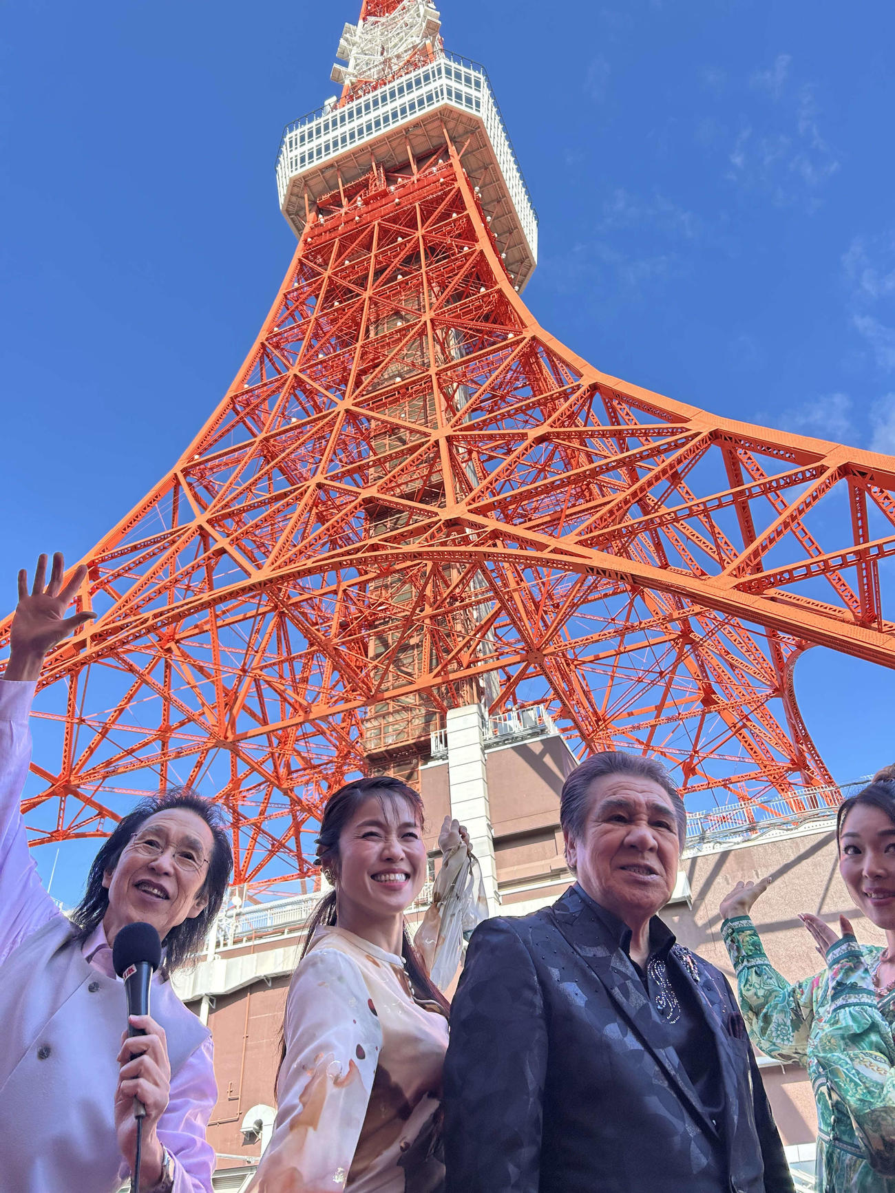 ラジオの公開収録を行った、左からあべ由紀子、鳥羽一郎、川野夏美、夏木ゆたか