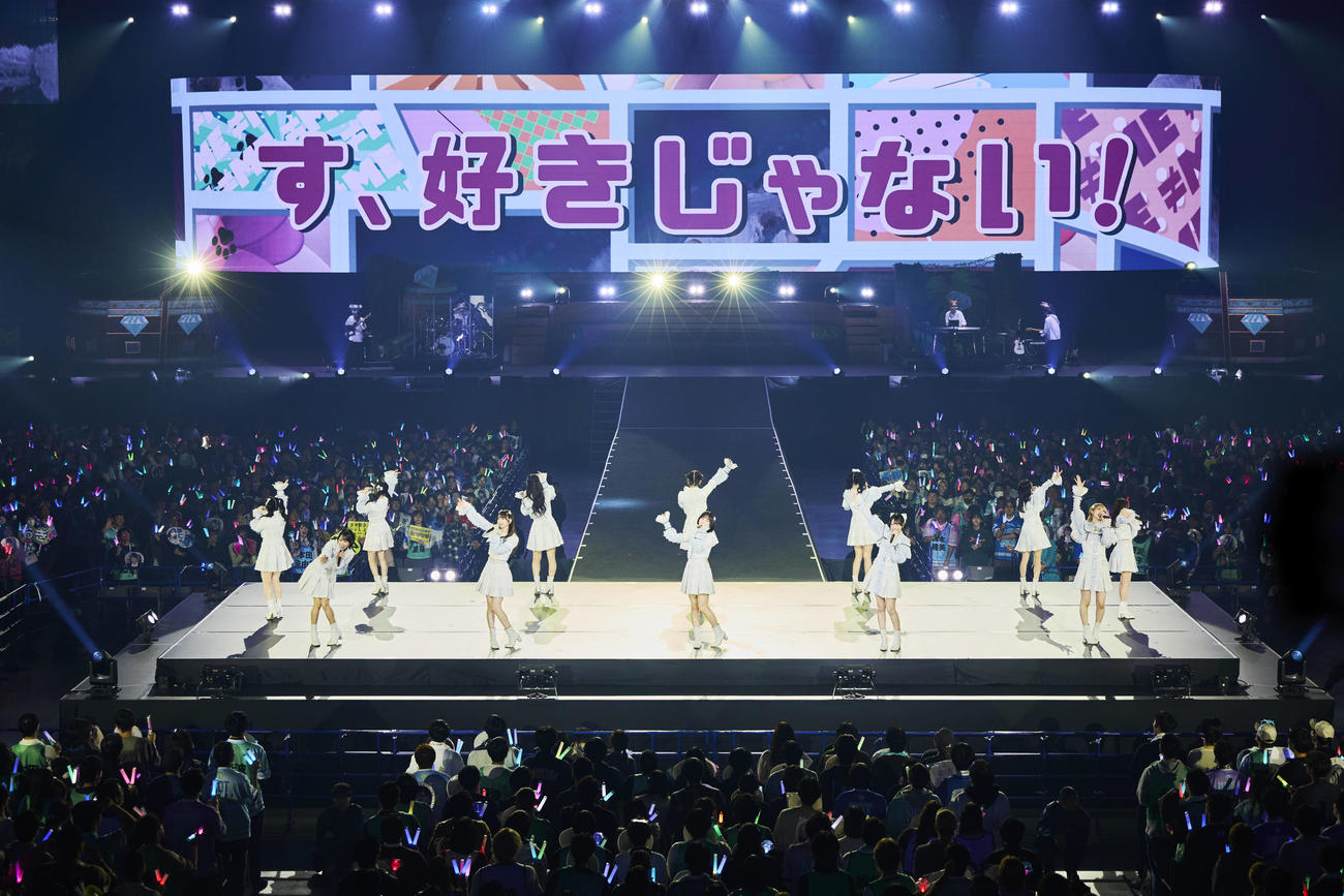 有明アリーナで「特別公演2025」を開催した≠ME　（C）YOANI