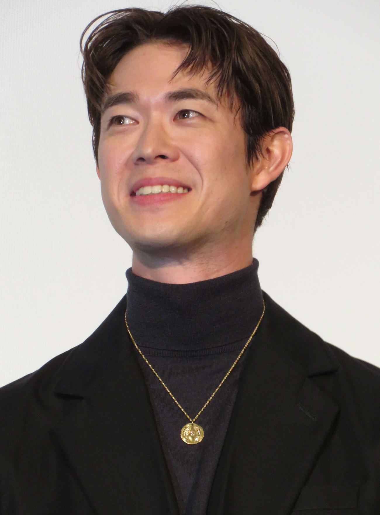 映画「佐藤さんと佐藤さん」の舞台あいさつを行った宮沢氷魚