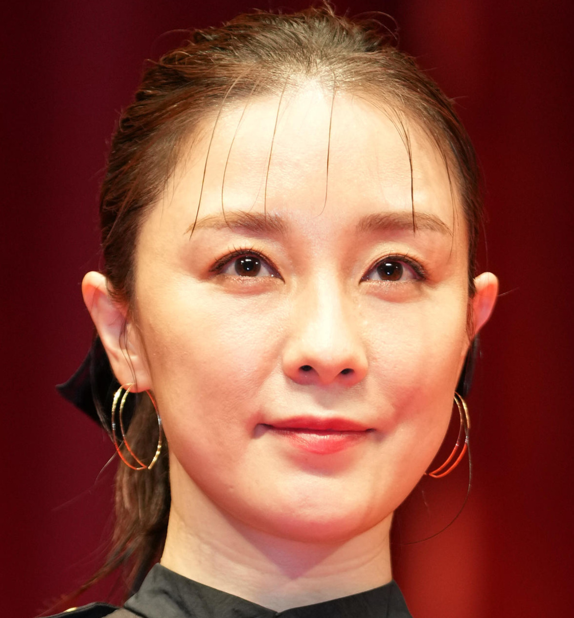 伊藤歩（2022年1月）