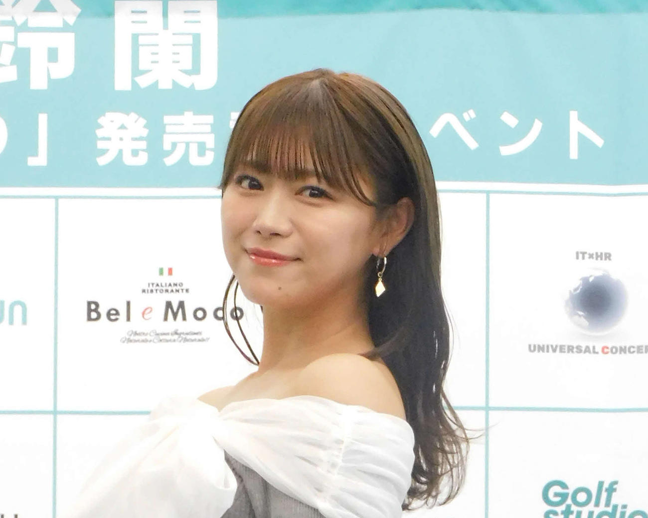 セカンド写真集発売記念取材会を行った山内鈴蘭（撮影・寺本吏輝）