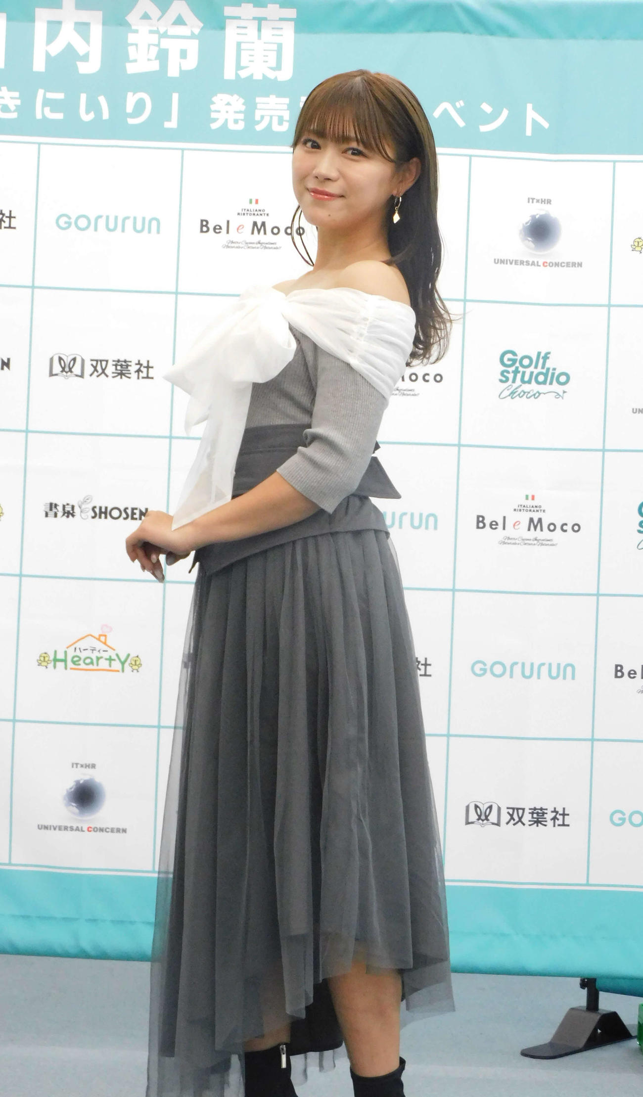 セカンド写真集発売記念取材会を行った山内鈴蘭（撮影・寺本吏輝）