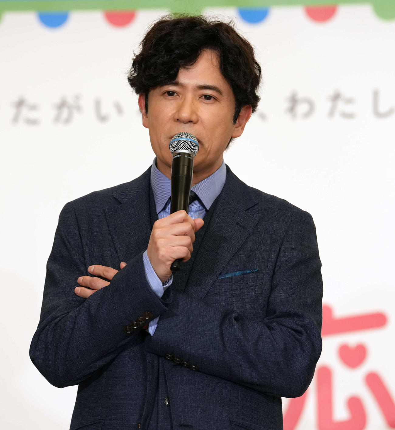 取材に応じ質問に答える稲垣吾郎（撮影・小島史椰）