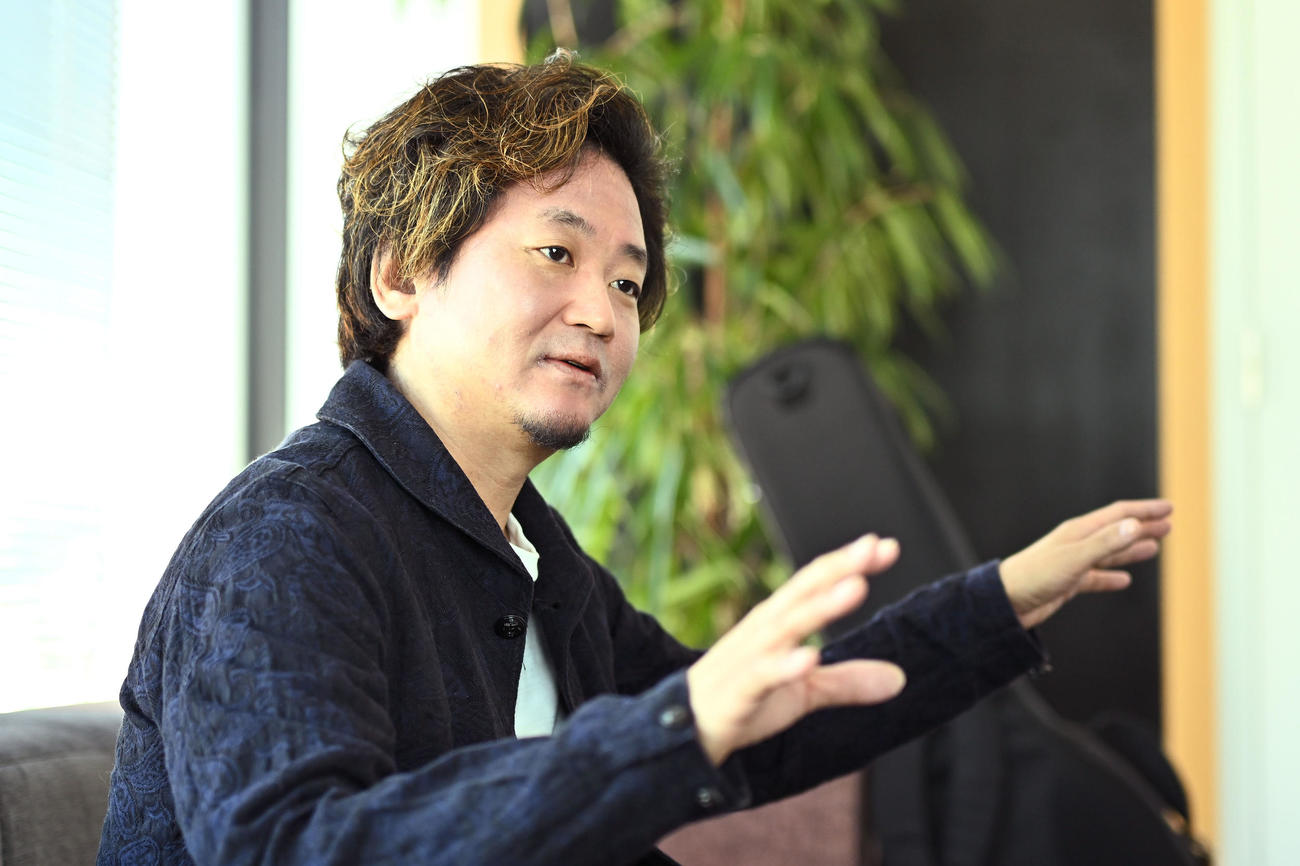 インタビューに応じる田内洵也（撮影・滝沢徹郎）