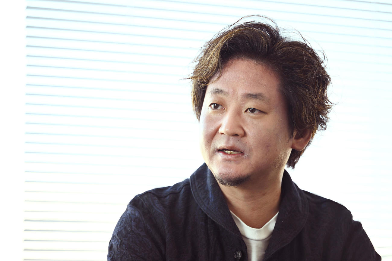 インタビューに応じる田内洵也（撮影・滝沢徹郎）