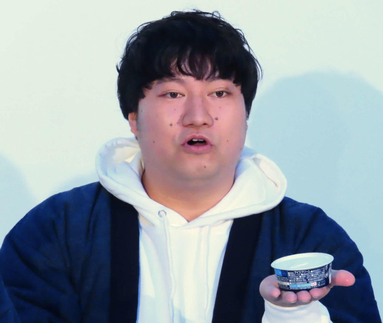 明治Dear Milk「何も足さない？　カフェ」体験取材会に出席したロングコートダディ兎
