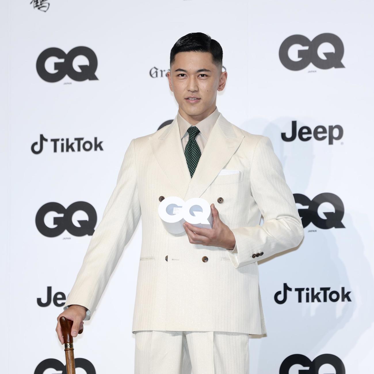 フォトコールに登場する小田（撮影・河田真司）