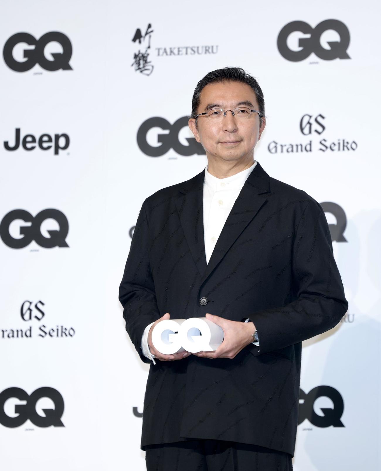 フォトコールに登場する藤本壮介氏（撮影・河田真司）