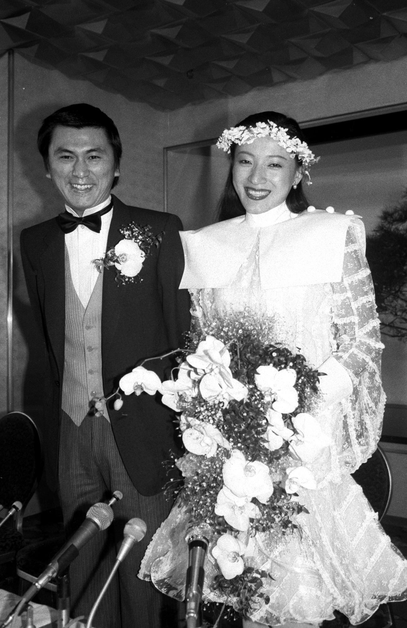 結婚式を挙げた中島ゆたかさん（1981年撮影）