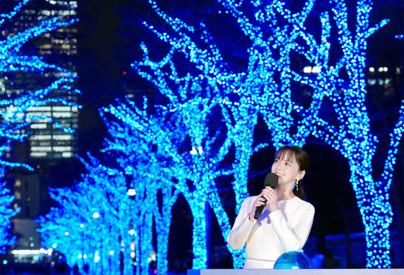 「青の洞窟　SHIBUYA」の点灯式に登壇した多部未華子（撮影・たえ見朱実）
