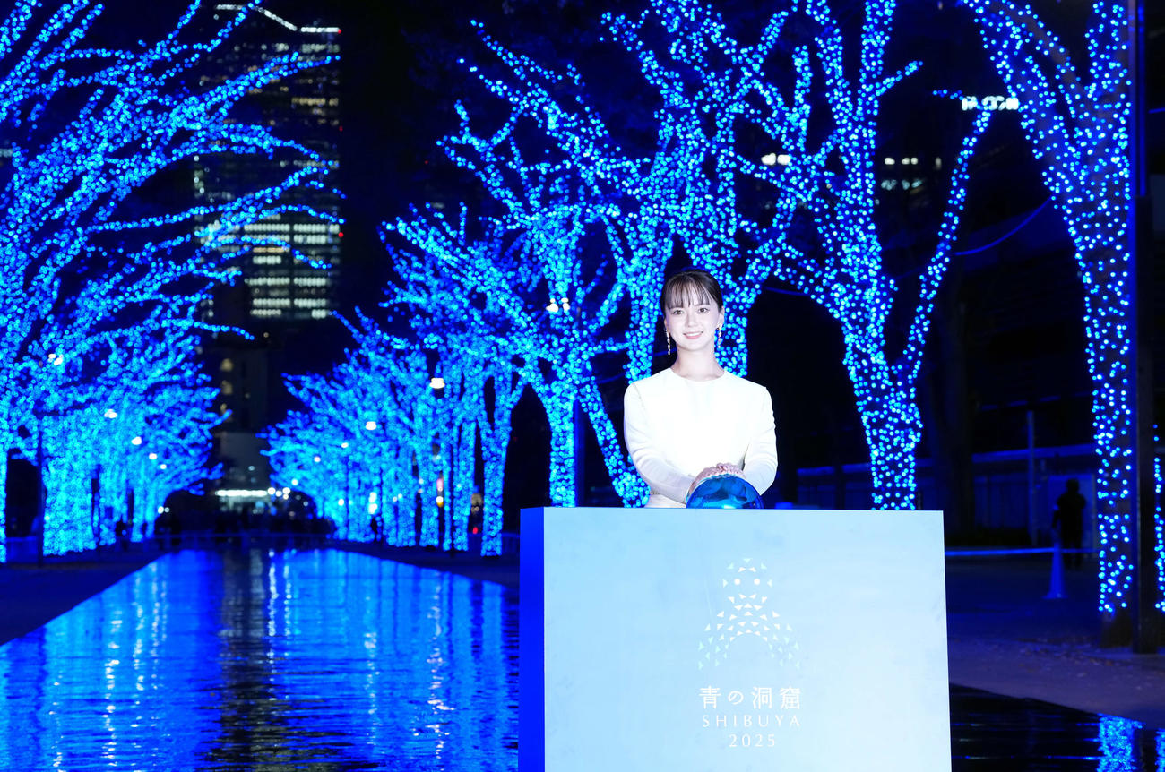 「青の洞窟　SHIBUYA」の点灯式に登壇した多部未華子（撮影・たえ見朱実）