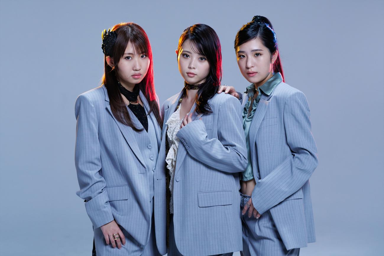 メジャーデビュー記念スペシャルライブを行ったUtaHime。左からSayaka、Momoka、Nonoka