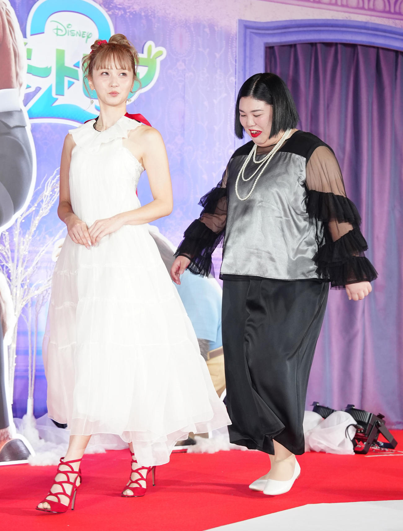 映画「ズートピア2」前夜祭イベントに臨むDream Ami（左）と熊元プロレス（撮影・江口和貴）