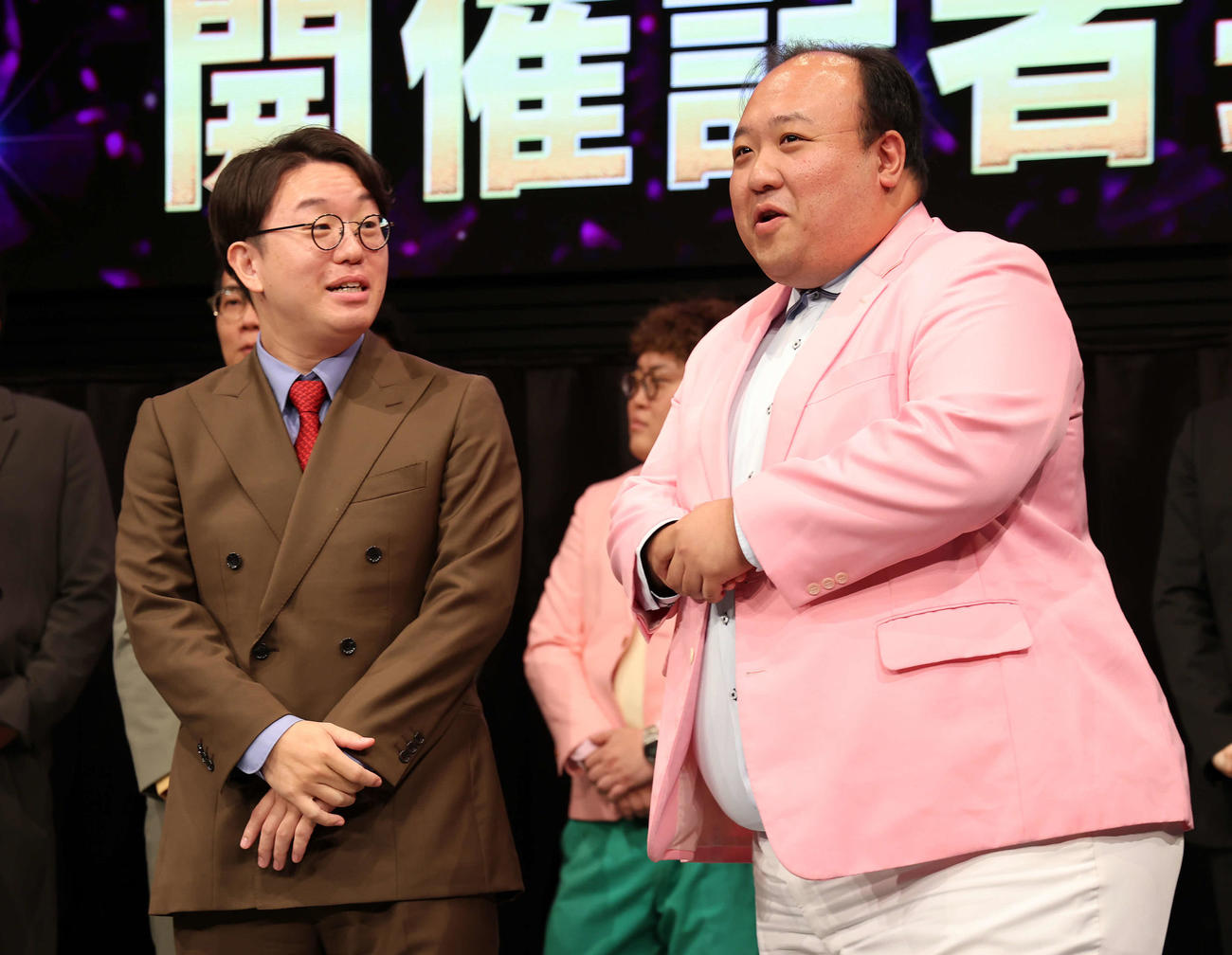 ママタルトの檜原洋平（左）と大鶴肥満（2025年撮影）