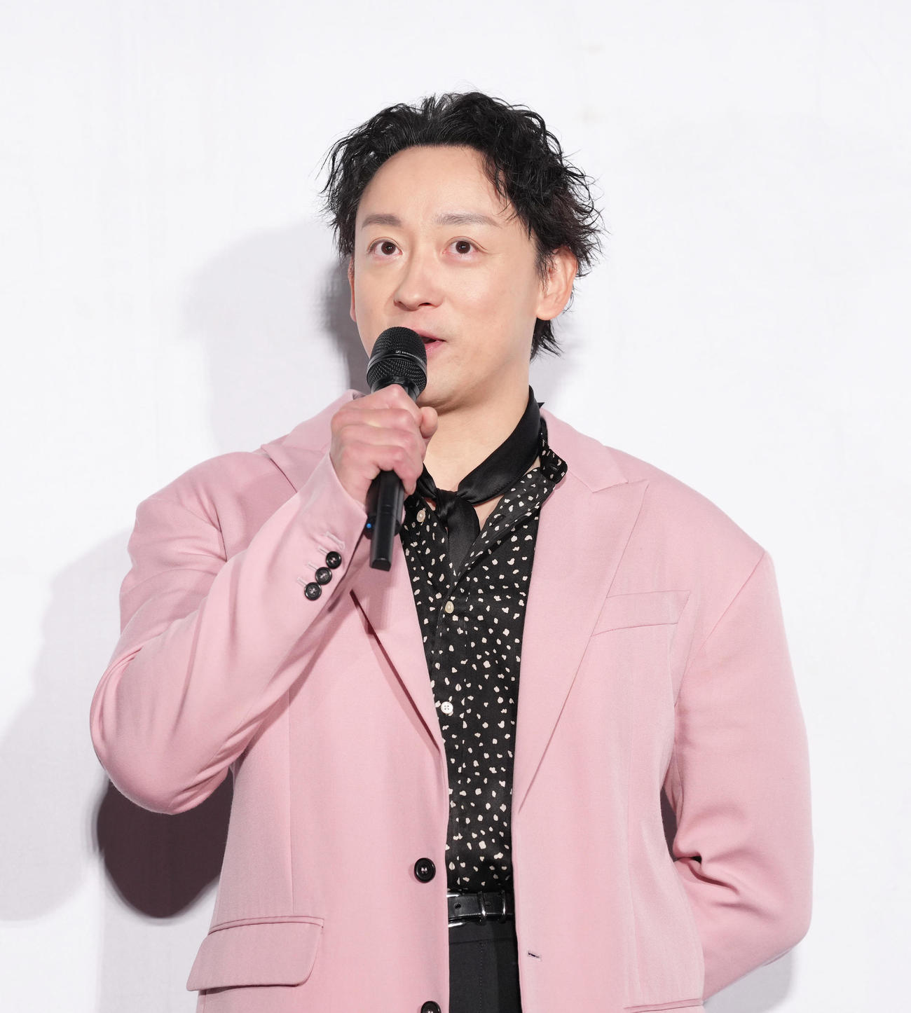 オープニングイベントに登場した東京コミコン2025アンバサダーの山本耕史（撮影・足立雅史）