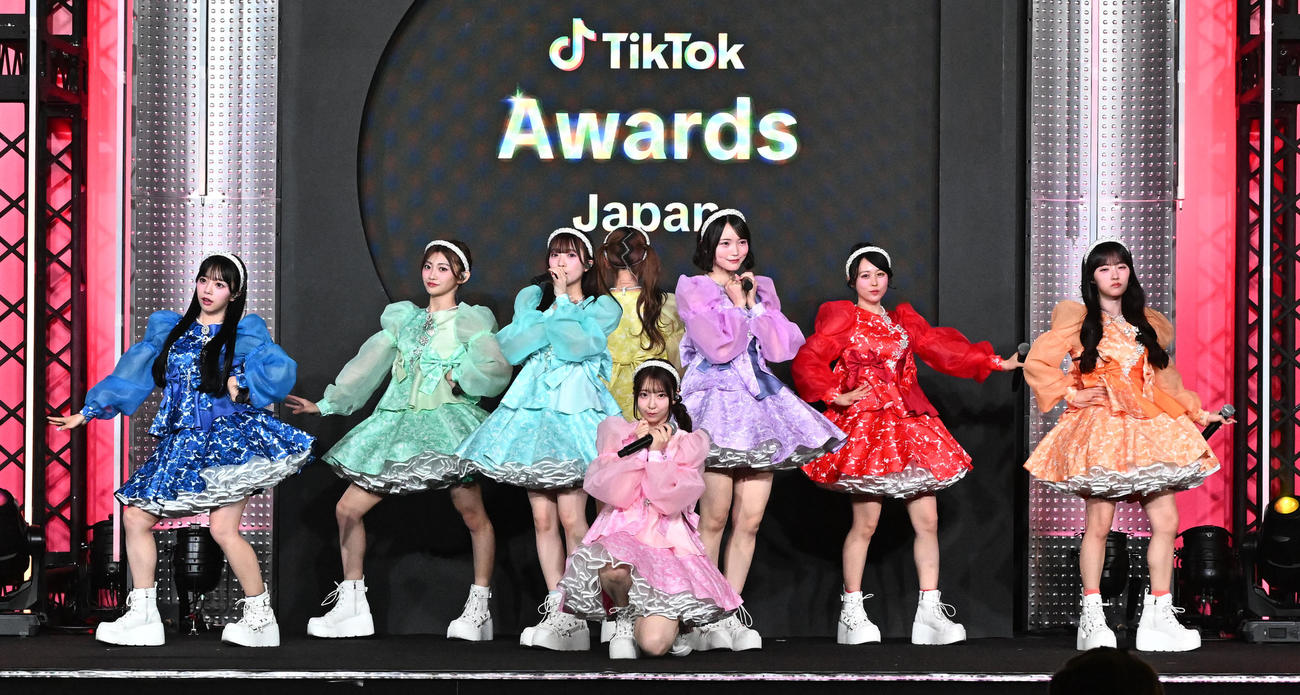 「TikTok Awards Japan」2025でパフォーマンスを披露するCUTIE STREET（撮影・千葉一成）
