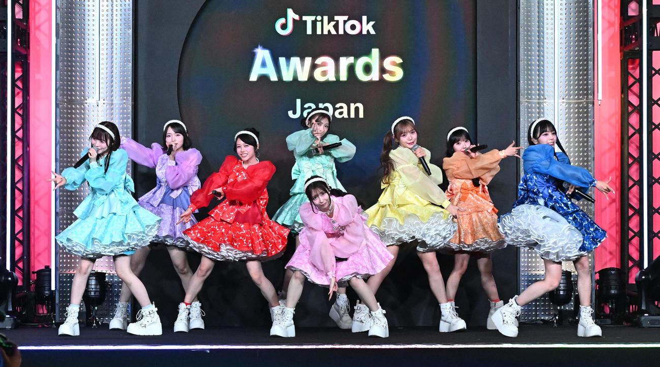 「TikTok Awards Japan」2025でパフォーマンスを披露するCUTIE STREET（撮影・千葉一成）