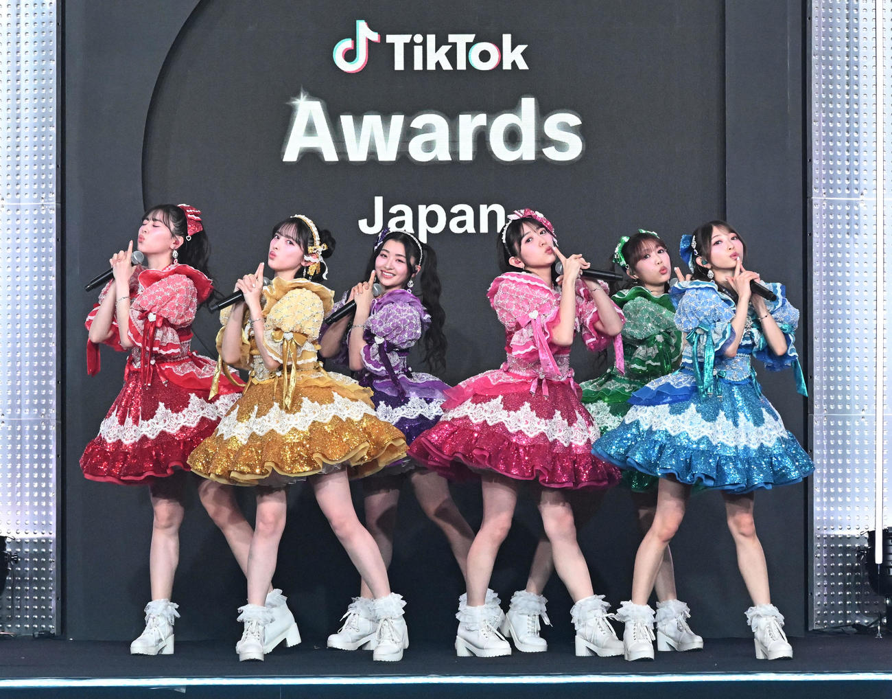 「TikTok Awards Japan」2025でパフォーマンスを披露する超ときめき♡宣伝部（撮影・千葉一成）