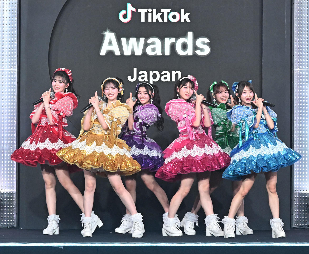 「TikTok Awards Japan」2025でパフォーマンスを披露する超ときめき♡宣伝部（撮影・千葉一成）