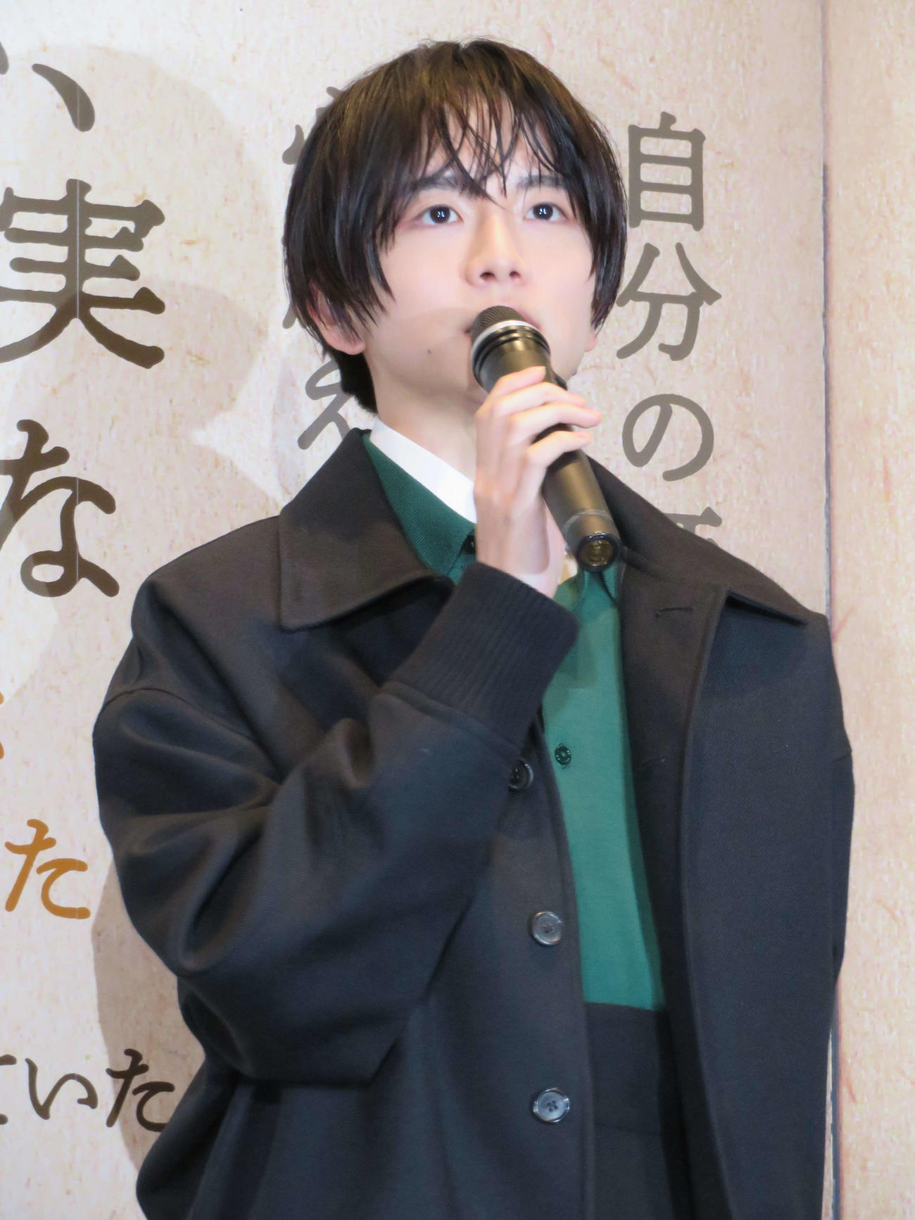 「ペリリュー　ー楽園のゲルニカー」初日舞台あいさつに登壇した板垣李光人（撮影・村上幸将）