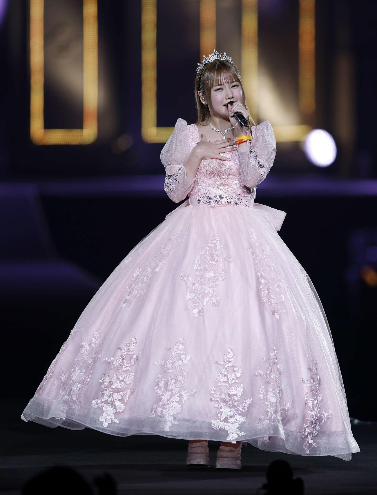 モーニング娘。’25　コンサートツアー秋　～Movin’Forward with Hope～　羽賀朱音・横山玲奈　卒業スペシャルアンコール後、歌唱する横山玲奈（撮影・山本朝陽）