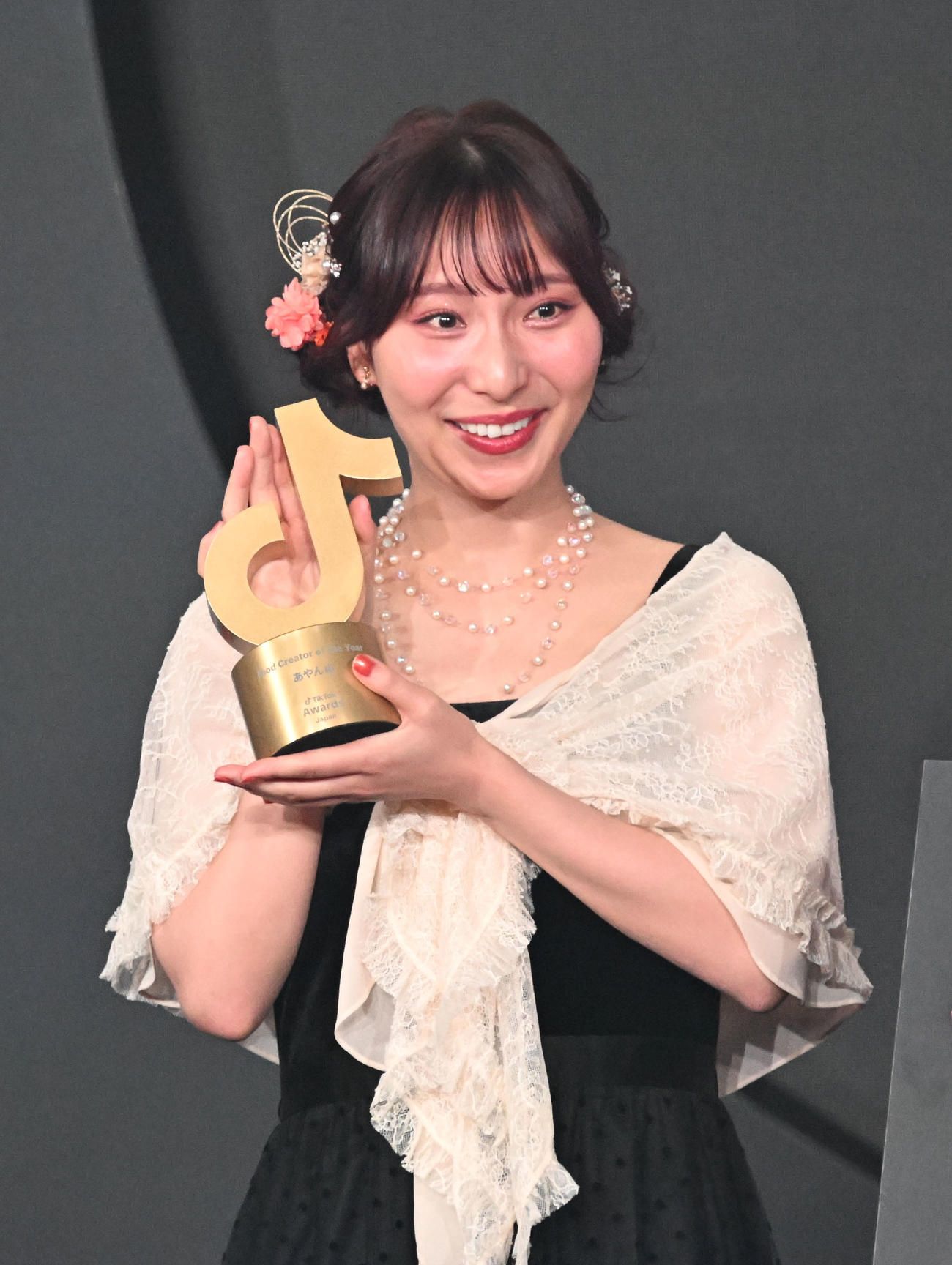 「TikTok Awards Japan」2025で表彰を受けたあやんぬ（撮影・千葉一成）