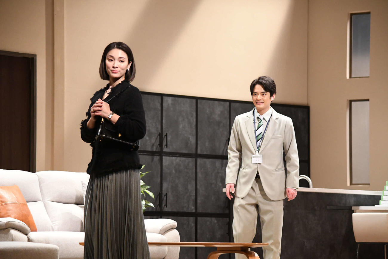 「スイートホームビターホーム」に出演する中山優馬と秋元才加（撮影・阪口孝志）