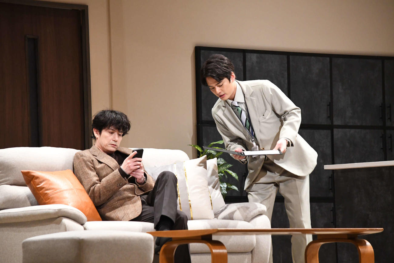 「スイートホームビターホーム」に出演する中山優馬（右）と佐藤アツヒロ（撮影・阪口孝志）