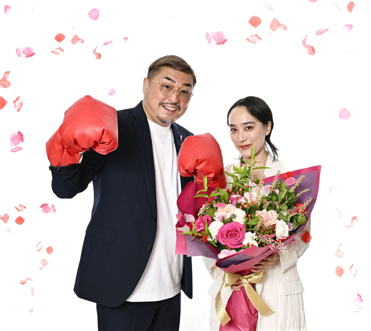 結婚した吉田美佳子（右）と元プロボクサーの大嶋宏成氏（2024年7月撮影）