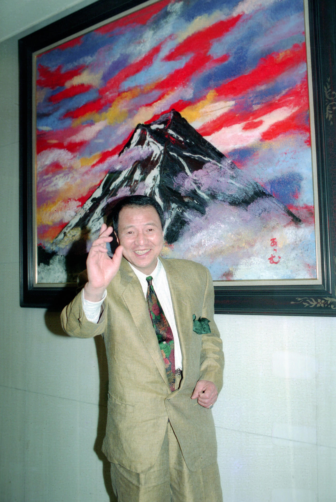 デビュー40周年を迎えた「君恋ギター」「はたちの詩集」など数々のヒット曲を持つ歌手白根一男さん（93年9月撮影）