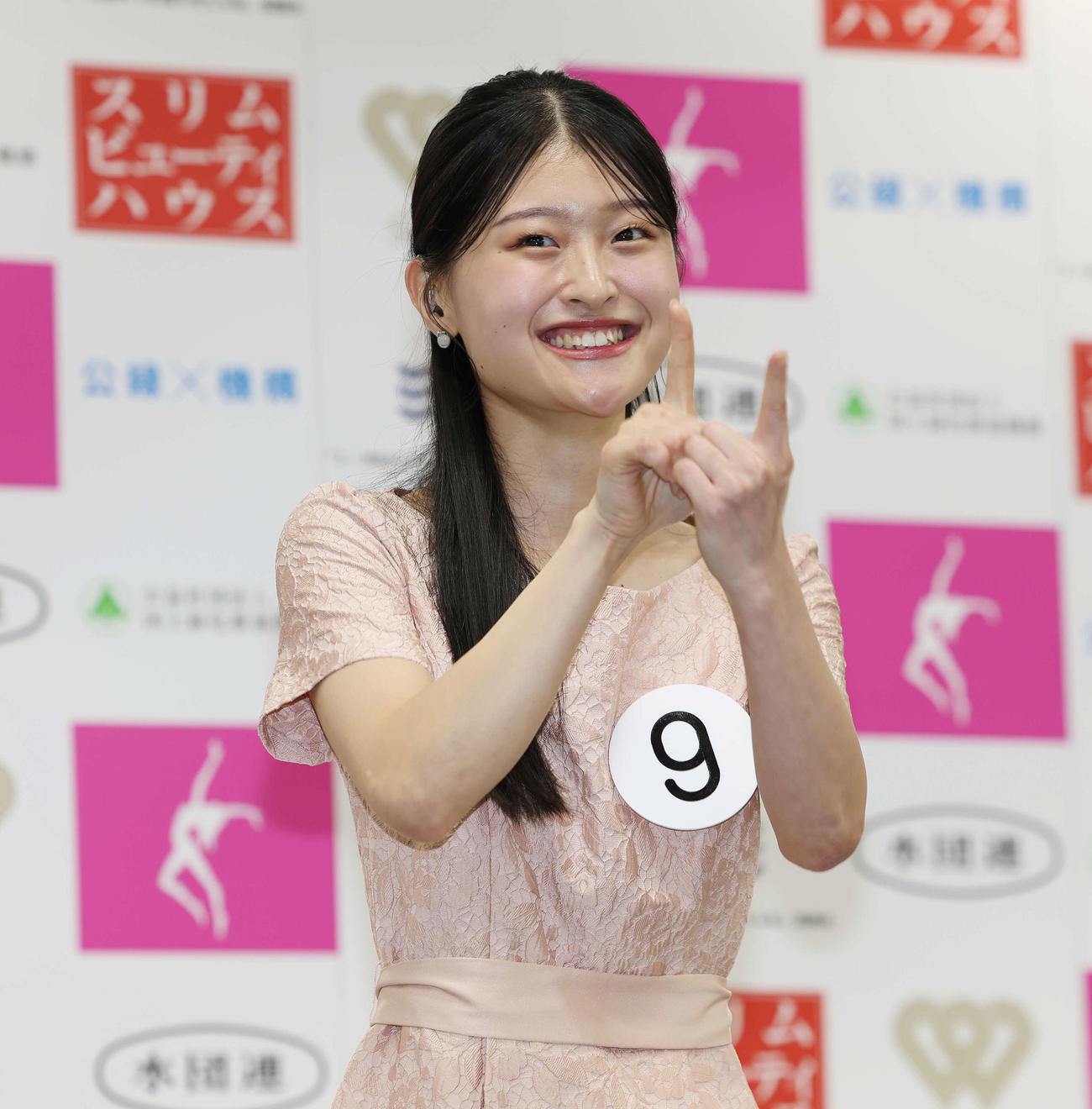 第58回ミス日本コンテスト2026開催告知＆ファイナリスト紹介記者発表会　ファイナリストに選ばれ自己紹介する平嶋萌宇さん（撮影・宮地輝）