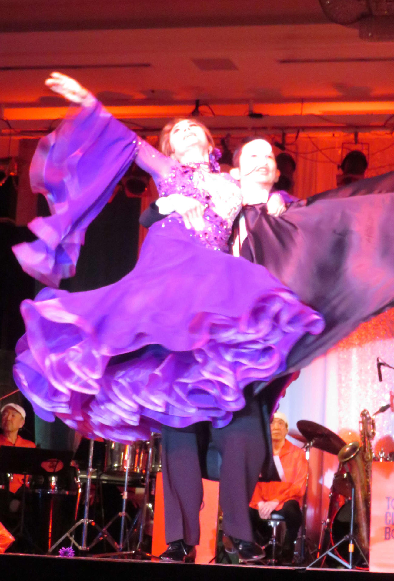 「オペラ座の怪人」を踊るデヴィ夫人